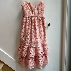 Club Monaco party dress in EUC. Worn once for my bridal shower. Size 0
